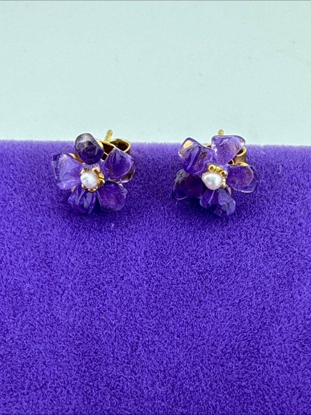 💛 Classic Gold Plated Amethyst Chip Flower Stud Earrings with Pearl Centre
